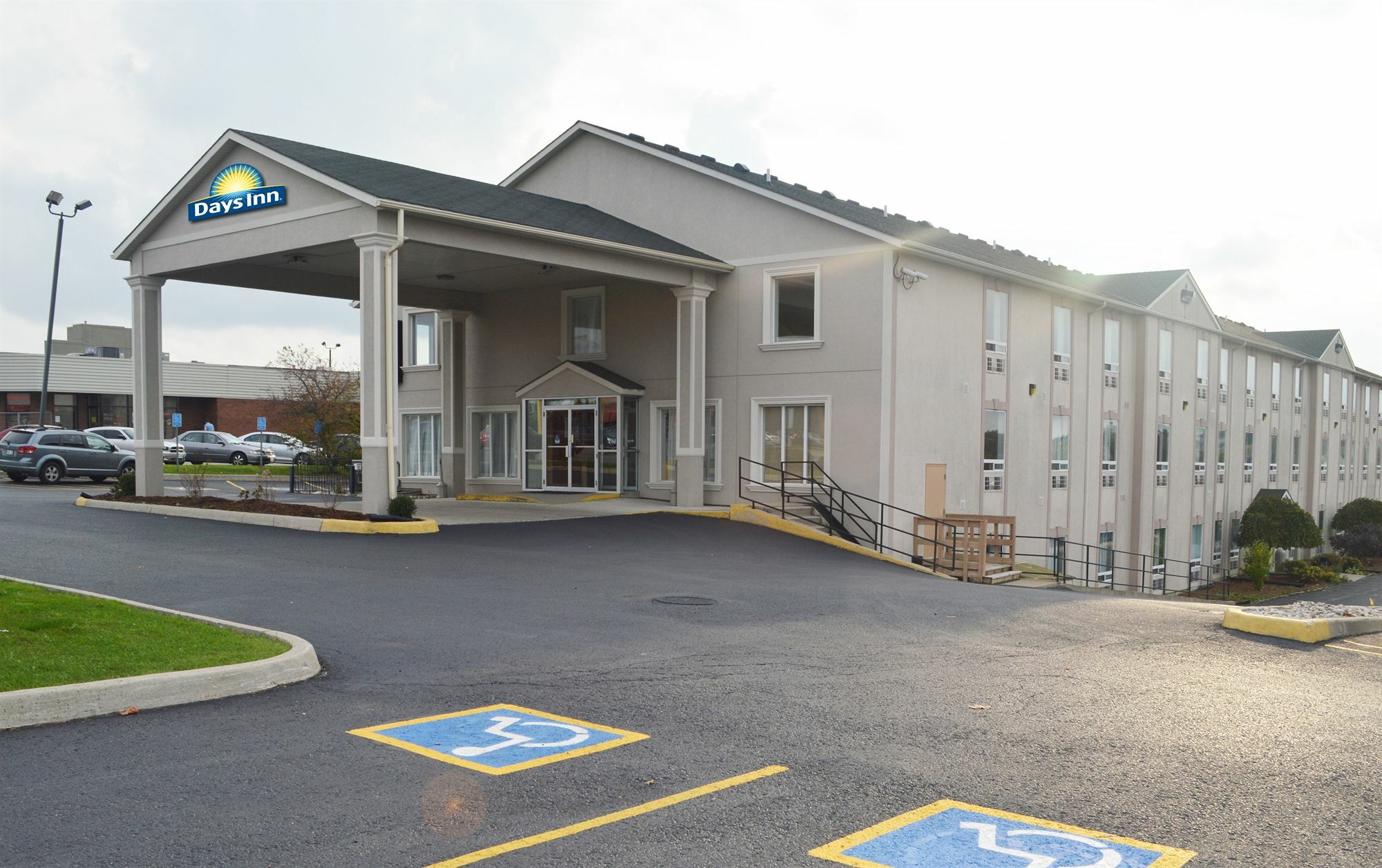 Days Inn By Wyndham Woodstock Dış mekan fotoğraf